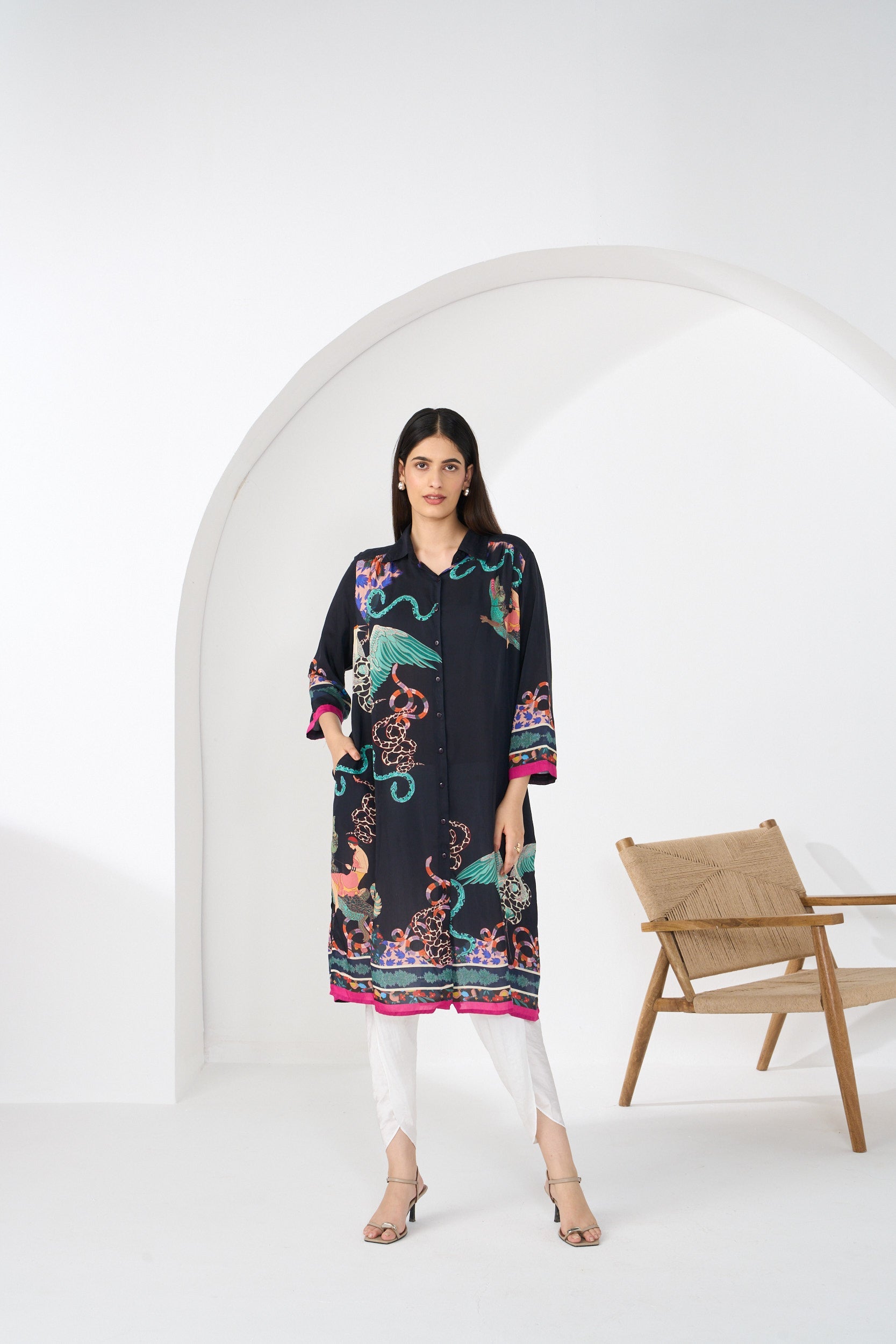 BLACK CAMEO HOPE TUNIC