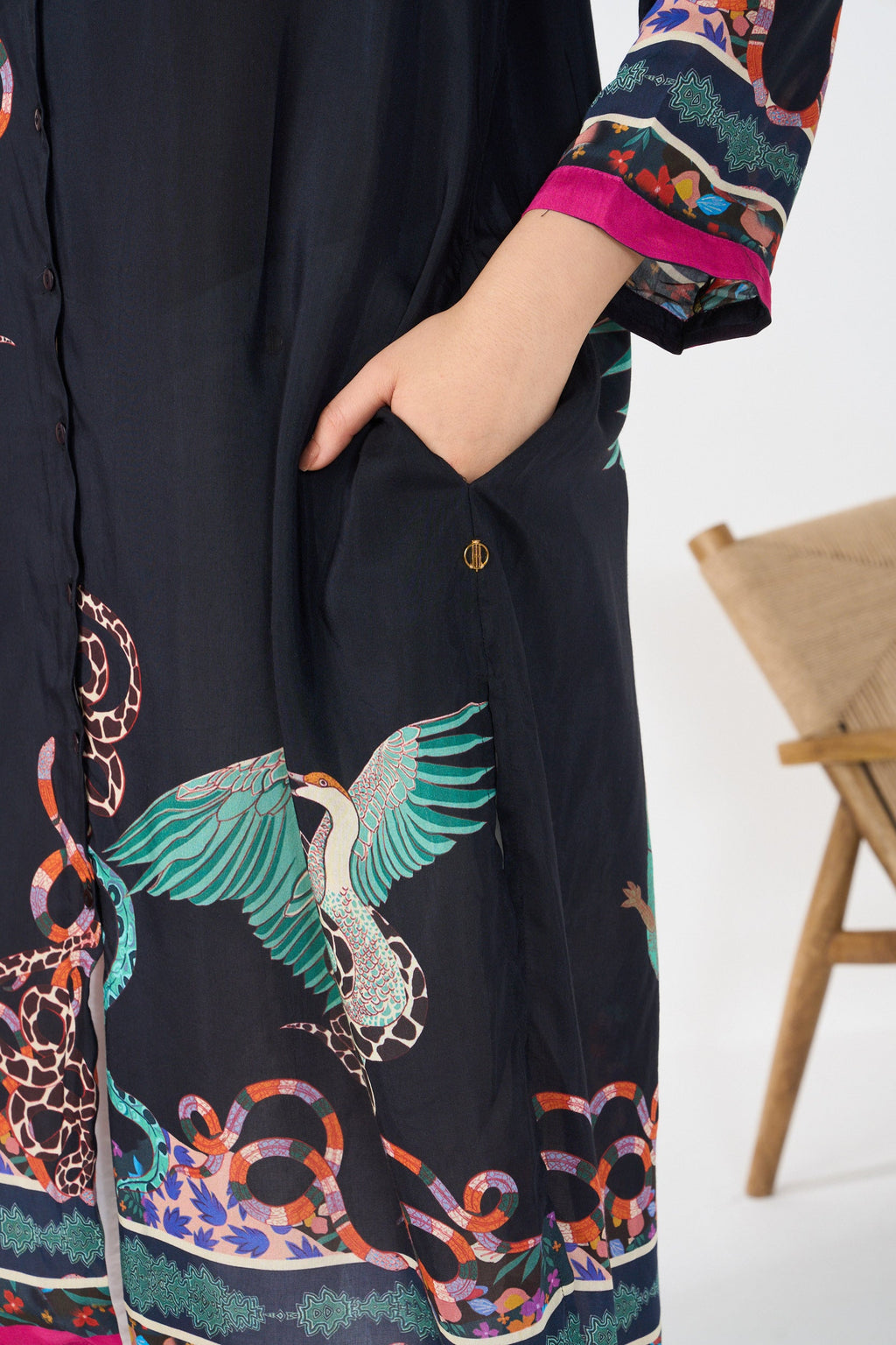 BLACK CAMEO HOPE TUNIC