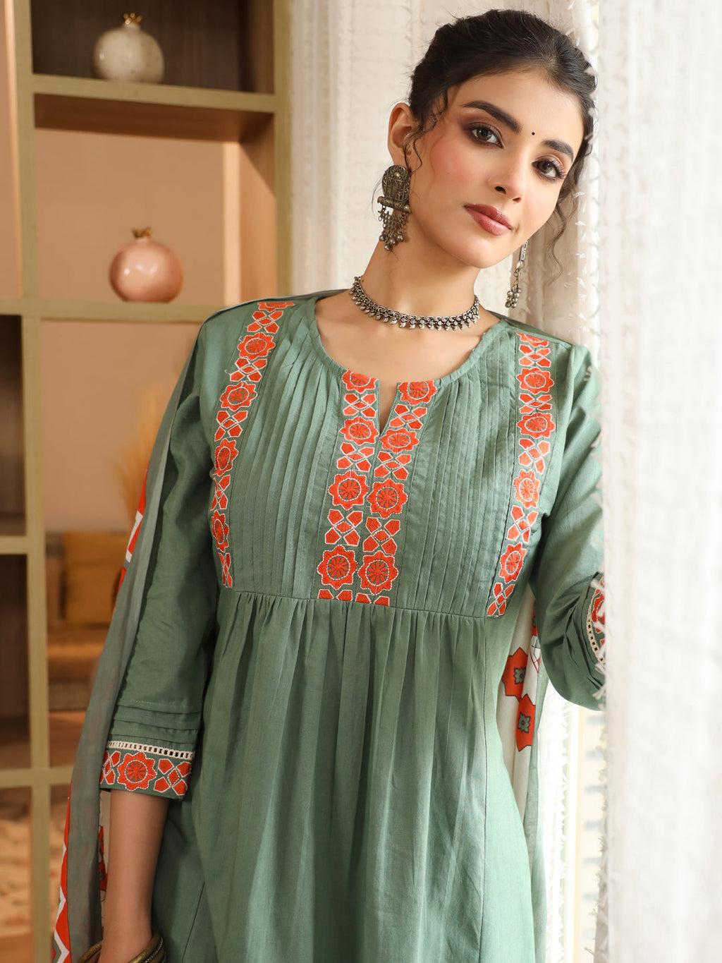 Women Ethnic Motifs Yoke Design Regular Thread Work Pure Cotton Kurta with Trousers & With Dupatta