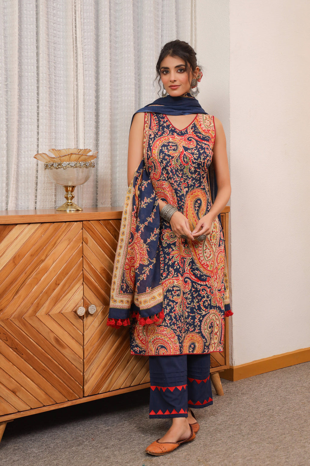 Women Ethnic Motifs Printed Regular Pure Cotton Top with Trousers & With Dupatta