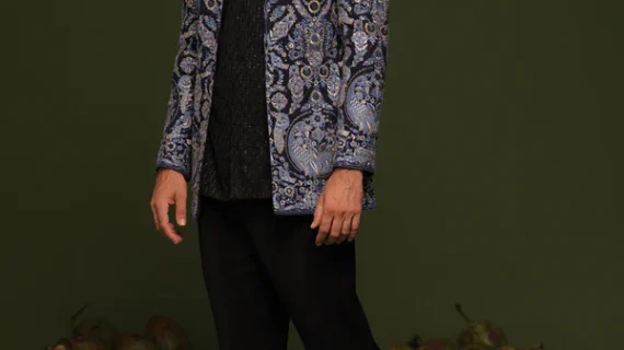 Raghunandan Black Jodhpuri set with short kurta and trouser
